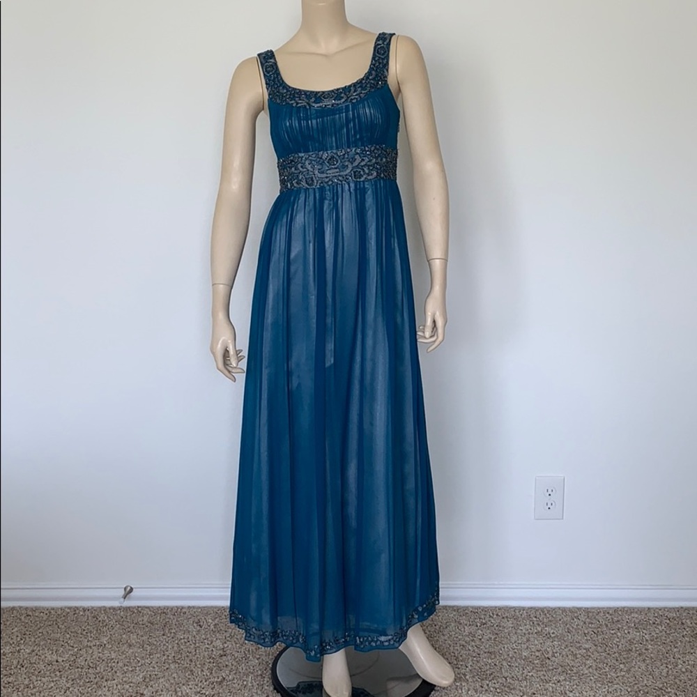NWT Adrianna Papell Evening Gown